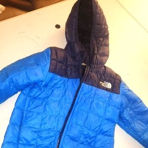 North Face sz 5T light puffer jacket